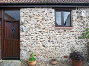 Bull Pen - Tranquil 1-bedroom Holiday Cottage