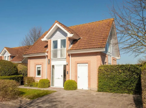 Comfortable Villa With Combi-microwave, Near the Beach