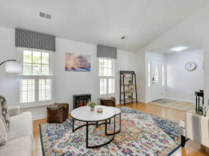 13 Mi to Annapolis: Dog-friendly Home w/ Fire Pit!