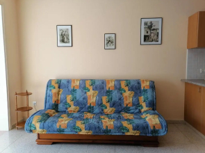 St Nikolas 1bdm Apartment, FREE Wi-Fi & Parking