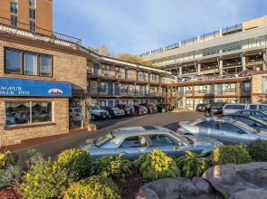 Voyageur Lakewalk Inn