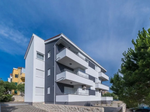 Summer Breeze Apartments
