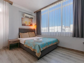 Seven City Hotel