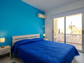 Anonymous - 2BR - 2Floors - Central
