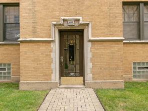 Central 1BR Retreat - Belmont E1