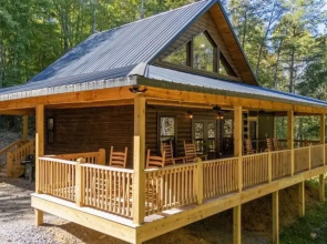 Ruby's Retreat - 2 Bedrooms, 1.5 Baths, Sleeps 8 by RedAwning
