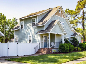 Newly Renovated Beach Cottage Walking Distance to Virginia Beach Oceanfront and Boardwalk