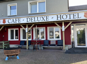 Cafe Deluxe