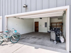 Spectacular Townhome Near Breweries and River District!