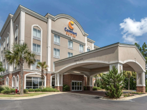 Comfort Suites Flowood - Jackson Airport (must meet transportation requirement)