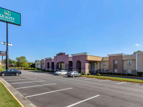 Quality Inn & Suites - Greensboro-High Point