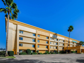La Quinta Inn & Suites by Wyndham Houston Baytown East