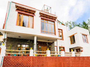 OYO 14359 The Mir Villa