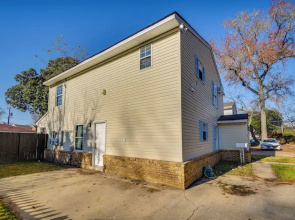 Explore & Relax! Norfolk Duplex < 1 Mi to Beach