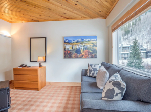 Ice House Suites and Condominiums