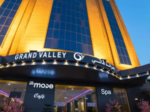Grand Valley Hotel