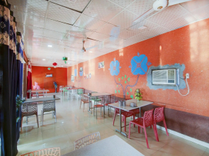 OYO 77377 Raj Guest House