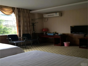 Luzhou Xincheng Business Inn
