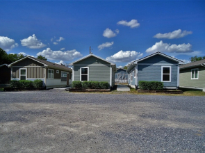 Karnes City Cottages