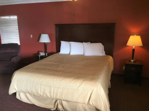 Pacific Inn & Suites
