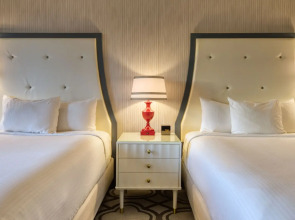 Курорт Paris Las Vegas Resort & Casino