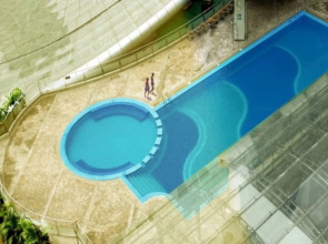 Yi-Wu Commatel Hotel