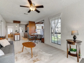 Charming Austin Home on 2 Acres: BBQ & Yard!