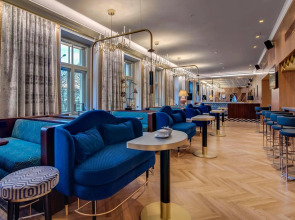 Отель Grand Poet Hotel by Semarah