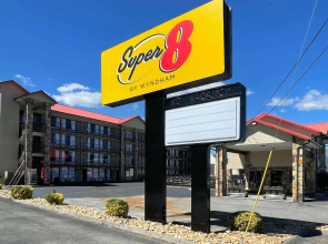 Super 8 By Wyndham Pigeon Forge Downtown