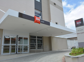 ibis Jacarei