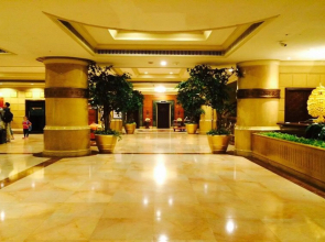 Topland Hotel & Convention Centre