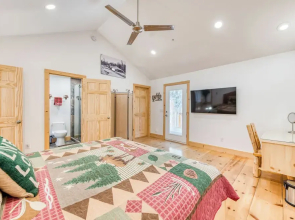 Cottage Like Suite With Private Hot Tub