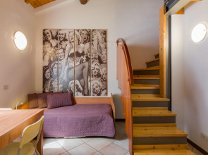 Giardino Giusti House & Court