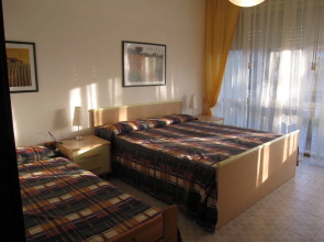 Modern Flat With Balcony at Grado Pineta