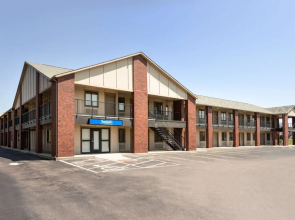 Travelodge by Wyndham Wellington KS