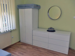 Affordable and Newly Renovated 1-bedroom Apartment