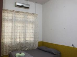 OYO HOME 90307 Kb Guest House, Jln Pcb