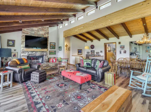 Monte Verde Lake Access & Views: Spacious Retreat!