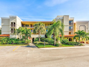 Land's End 10-303 Beach Front - Premier