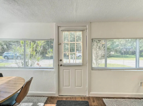 Tropical Port Charlotte Cottage - Walk to Bay!