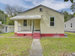 3 Mi to Park Circle: North Charleston Abode!