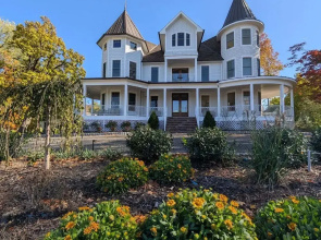 Parkway House Goshen Bed & Breakfast