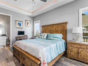 4 Biscayne 4 Bedroom Home by RedAwning
