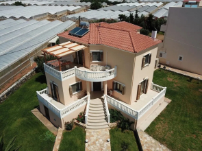 Flisvos Villa