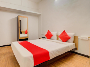 OYO 77230 Saubhagya Inn