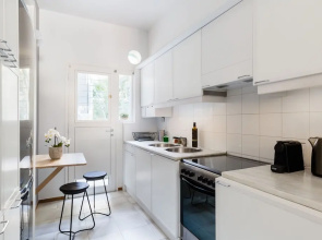 UPSTREET Adorable 2 Bedroom Apartment near Kallimarmaro Stadium