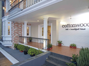 Cottonwood Bed & Breakfast House