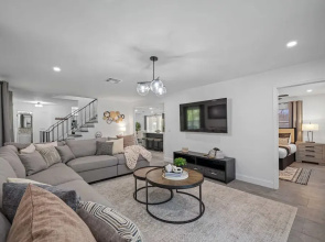 Luxury Retreat: Pool, Games, Basketball & More!