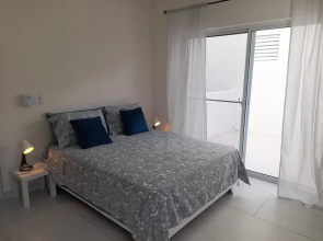 Villa Paradiso Sleeps 8 With Pool
