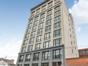 Strip District Apts with Wifi by Frontdesk